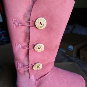 UGG Bailey button triplet